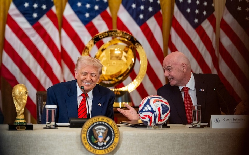 Infantino rất biết cách lấy lòng Trump