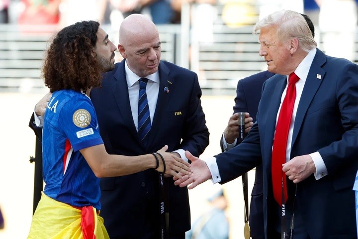 Tổng thống Mỹ đã trở thành tâm điểm của buổi lễ trao giải.