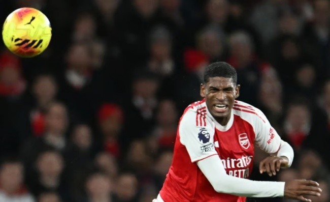 Mosquera dính chấn thương.