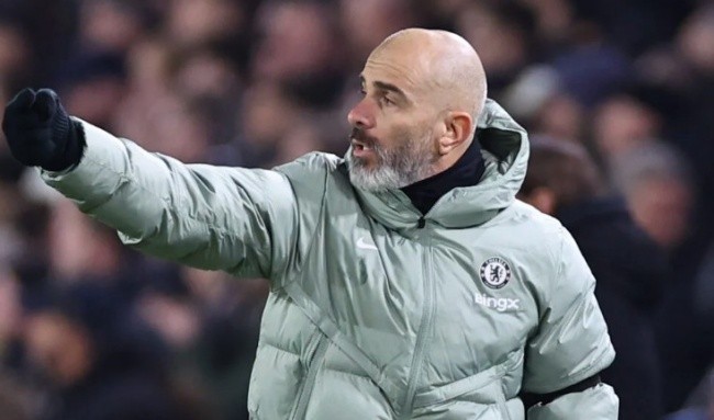 Chelsea phải vực dậy sau thất bại trước Leeds.