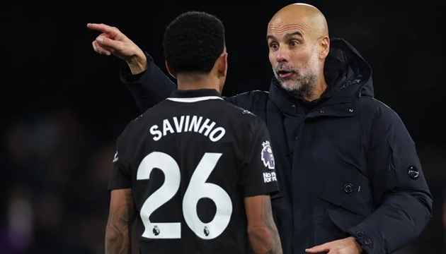 Pep Guardiola đau đầu lấp những khoảng trống nơi trung tuyến Man City.