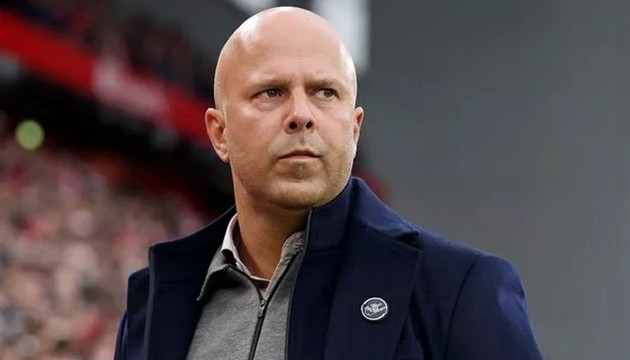 Arne Slot phải giúp Liverpool đánh bại Leeds United.