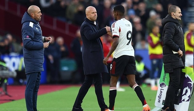 Arne Slot hiểu rõ những áp lực đang hiện hữu tại Liverpool.