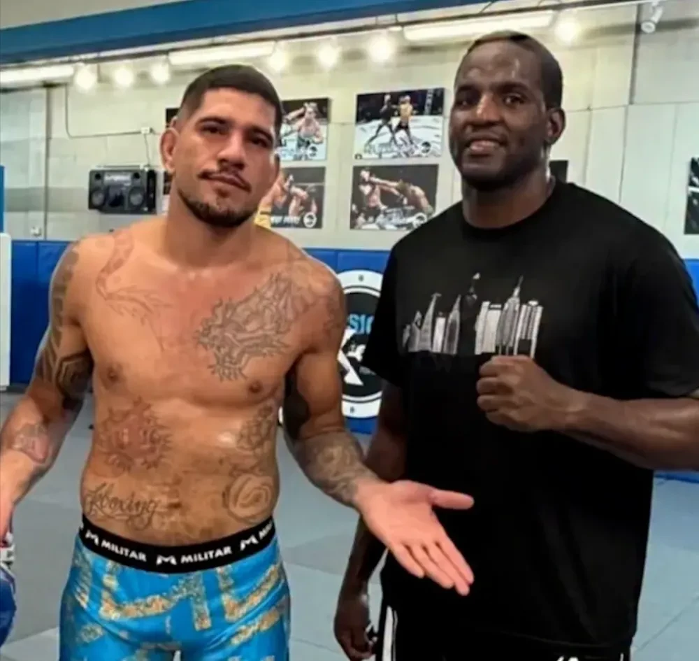 Alex Pereira và Robelis Despaigne trong một buổi tập luyện.