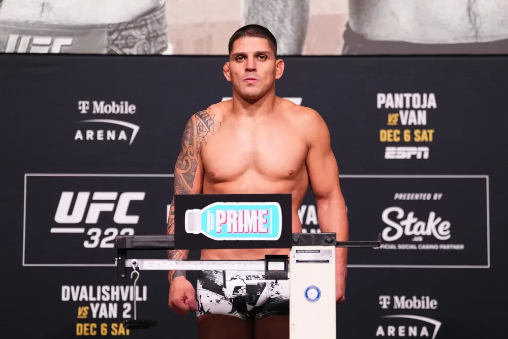 Merab Dvalishvili tại buổi cân thử UFC 323