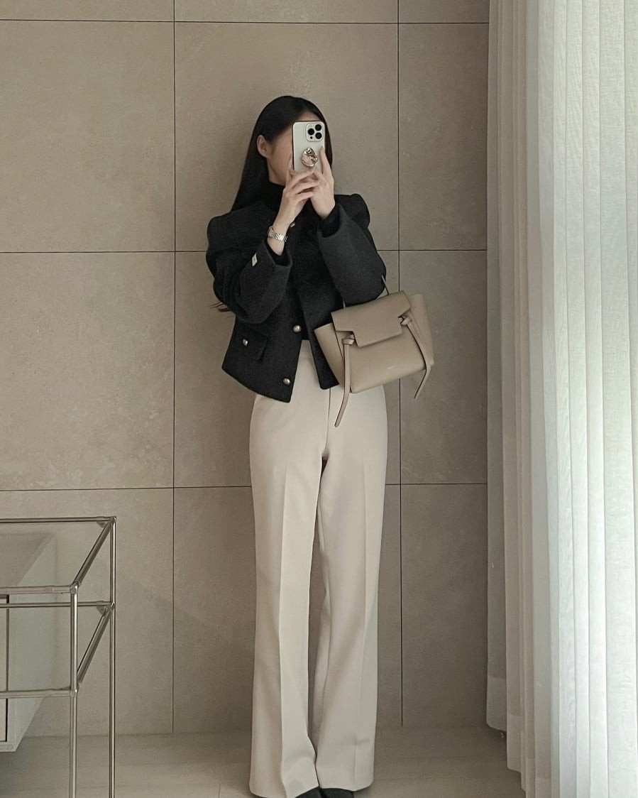 Các gam trung tính như đen, be hay xám giúp bộ trang phục trở nên hài hòa và dễ ứng dụng.