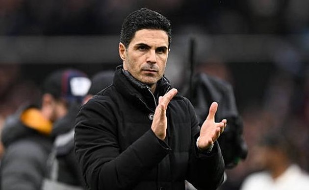 Mikel Arteta phải giải quyết những vấn đề của Arsenal.