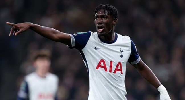 Yves Bissouma vi phạm kỷ luật tại Tottenham.