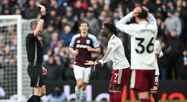 Arsenal vừa nhận trận thua đau đớn trước Villa.