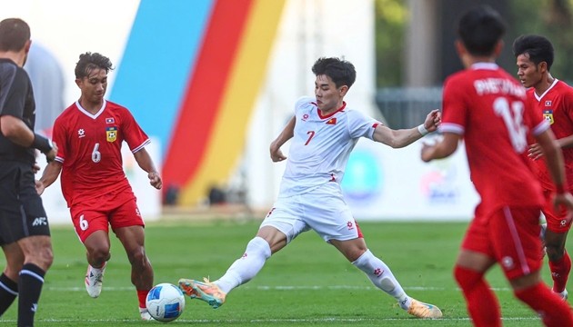 U22 Việt Nam gặp khó trước Lào.