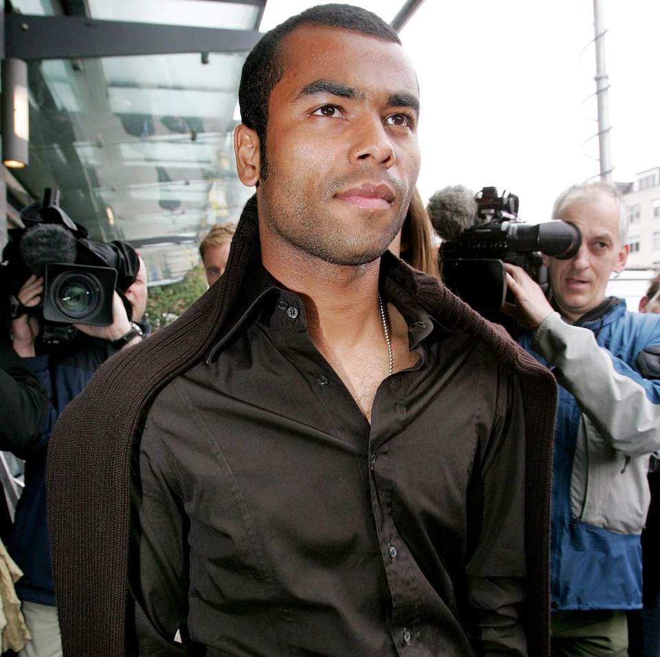 Cole từng là tâm điểm của truyền thông vì đời tư ồn ào