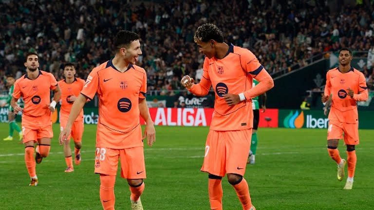 Yamal đã gây bất ngờ ở vai trò mới.