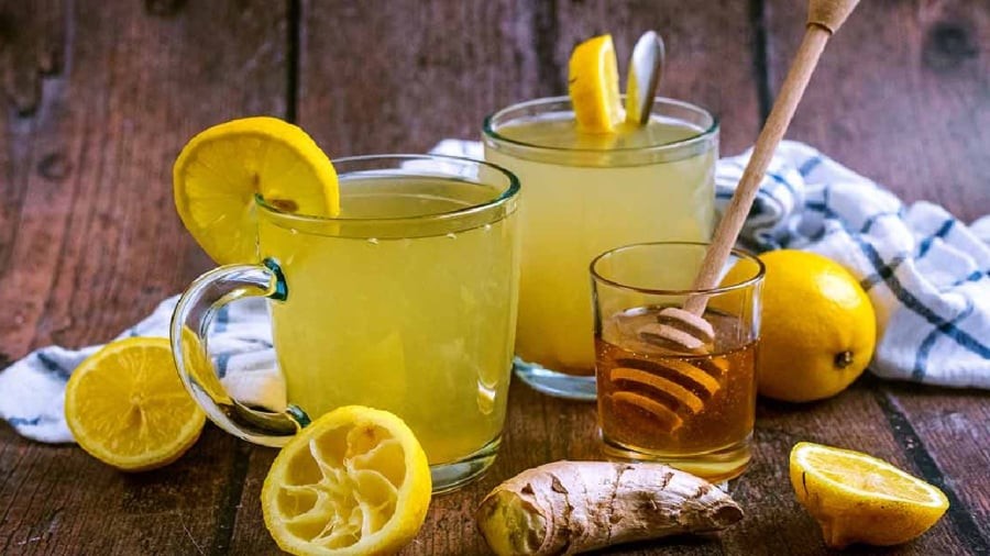 Nước chanh mật ong mang lại nhiều lợi ích cho sức khỏe.