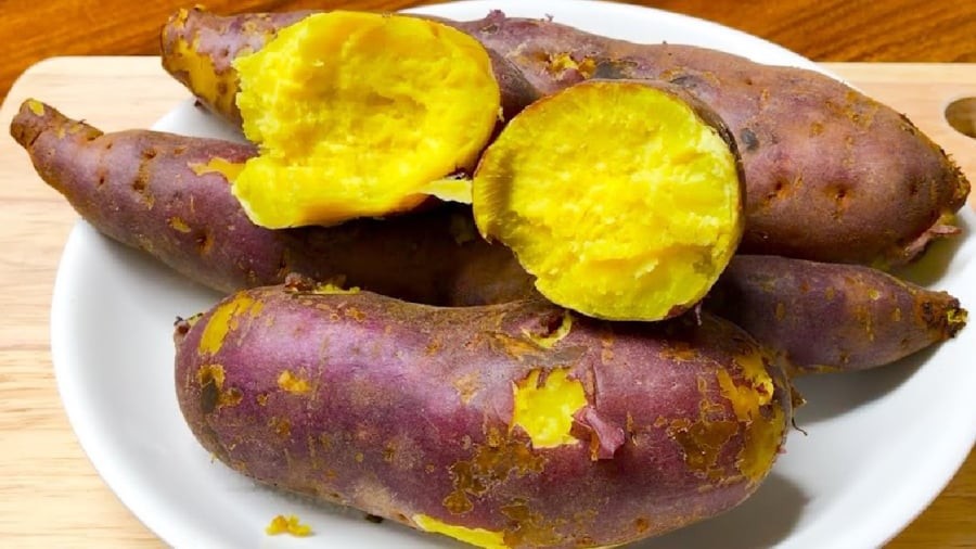 Ăn khoai lang vào buổi sáng và buổi trưa mang lại nhiều lợi ích cho sức khỏe.