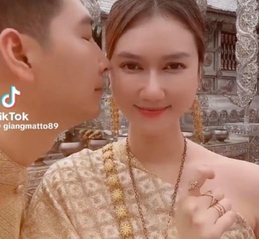 Cô hiếm hoi khoe mặt bạn trai.