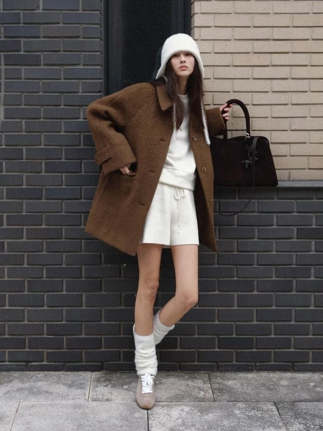 Đây là sắc nâu trầm, có độ ngọt nhất định, không nặng như nâu đen và cũng không nhạt như nâu be. 