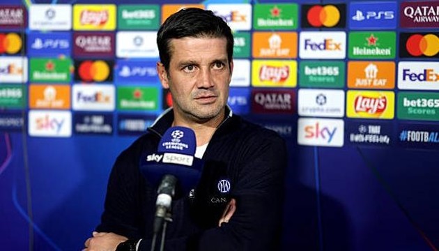 Huấn luyện viên Cristian Chivu không hài lòng với VAR.