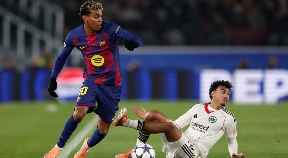 Yamal chính là người kiến tạo cho Kounde ghi bàn.