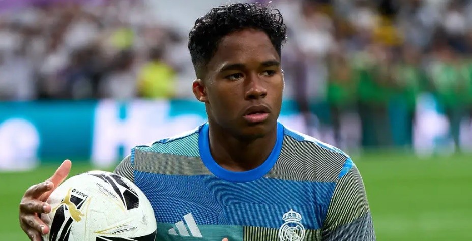 Alonso có thể sử dụng Endrick ở trận đấu tới.