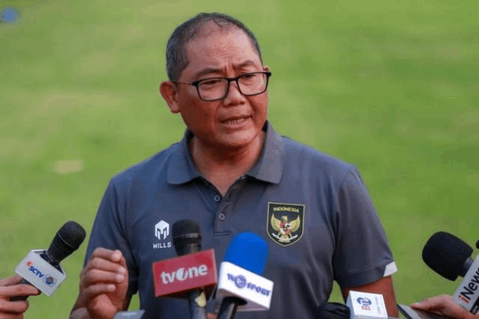 Ông Sumardji nói về kế hoạch vực dậy tinh thần U22 Indonesia. 