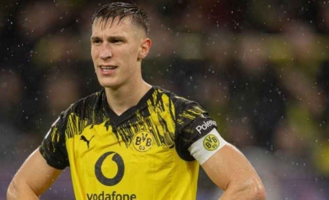 Schlotterbeck lọt tầm ngắm Liverpool.