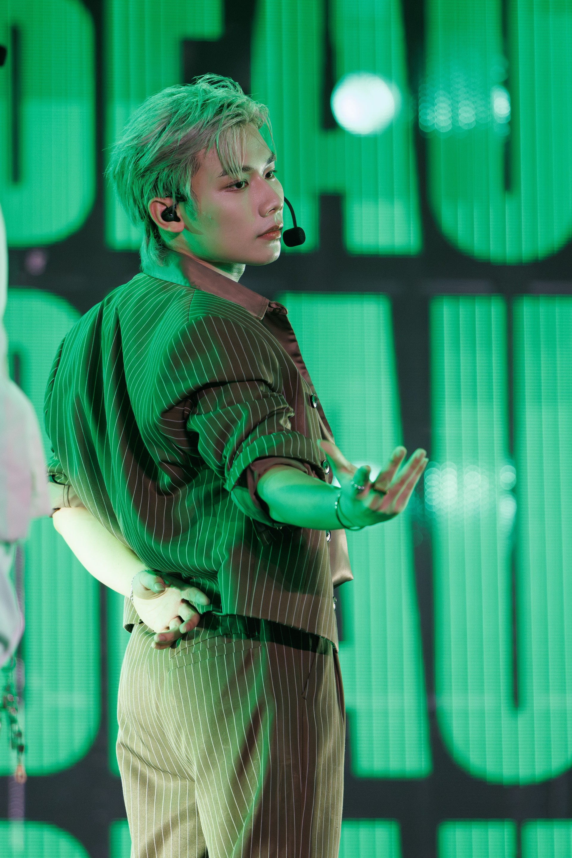 Hình ảnh của Swan Nguyễn trong chương trình-2