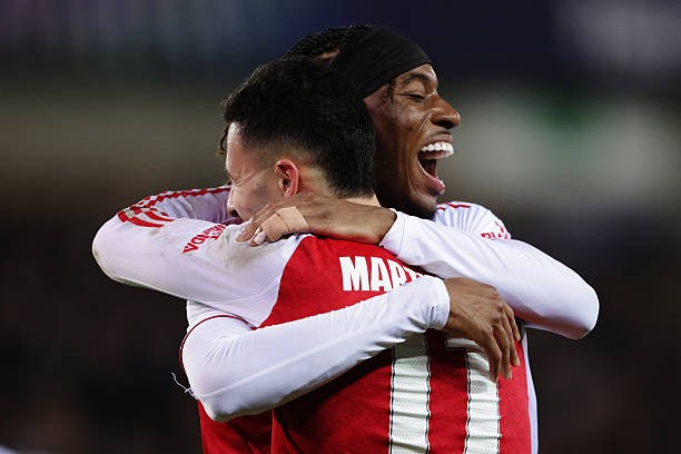 Noni Madueke tỏa sáng với cú đúp cho Arsenal.