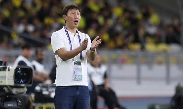 HLV Kim đối mặt với thách thức lớn.