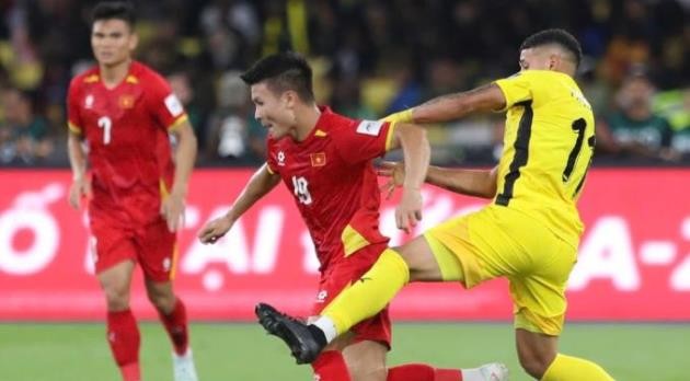 HLV Kim Sang-sik không quên thất bại 0-4 của ĐTQG.