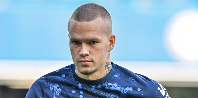 Mudryk liên tiếp nhận những án phạt.