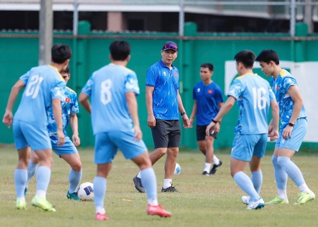 Thầy trò HLV Kim Sang-sik đã chuẩn bị kỹ lưỡng cho trận đấu với U22 Malaysia. Ảnh: VFF