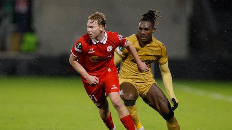 Palace lấn lướt ngay từ đầu trận.