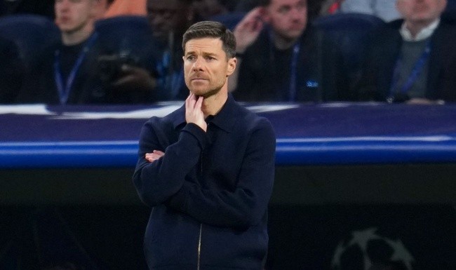 Alonso đối mặt áp lực lớn. 