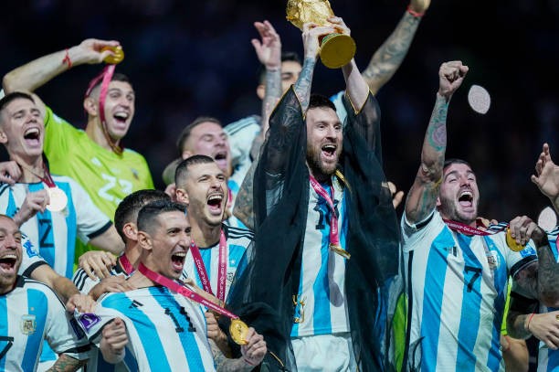 Lionel Messi dẫn dắt tuyển Argentina vô địch World Cup 2022.