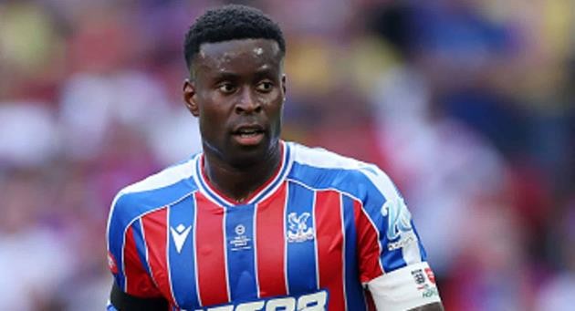 Marc Guehi được Bayern tiếp cận.