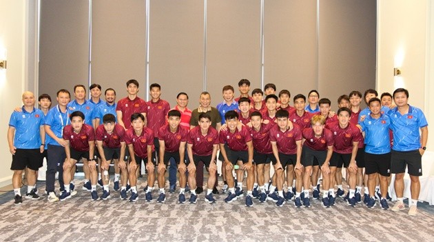 U22 Việt Nam nhận được sự động viên tinh thần trước bán kết