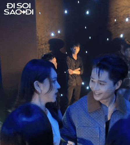 Sự đáng yêu và thoải mái giữa hai nghệ sĩ khiến dân tình thích thú. 