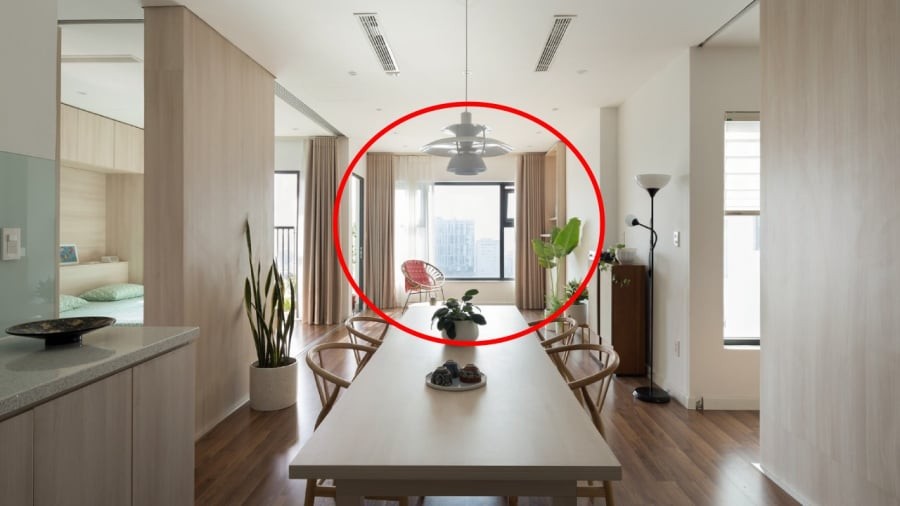 Cửa sổ, ban công đối diện với những vật tạo ra sát khí sẽ làm ảnh hưởng đến phong thủy của ngôi nhà.