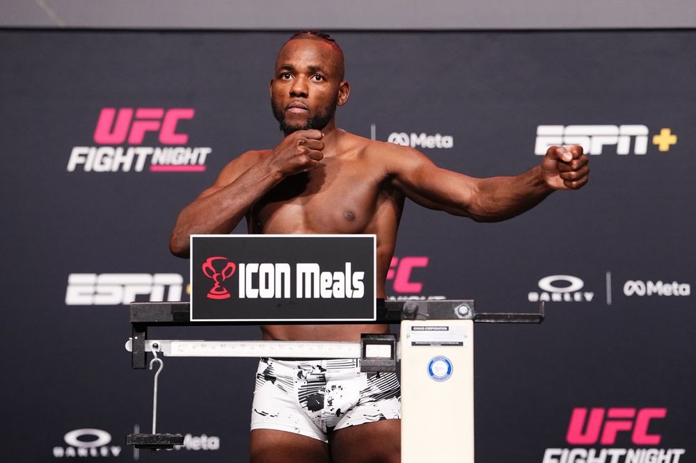 Manel Kape tại buổi cân ký UFC Vegas 112.