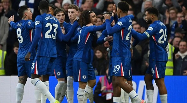 Hàng thủ Chelsea đứng vững trước Everton.