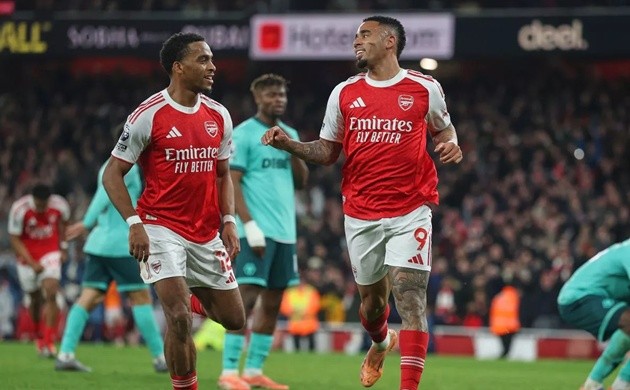 Jesus thanh thoát và tỏ ra nguy hiểm hơn Gyokeres