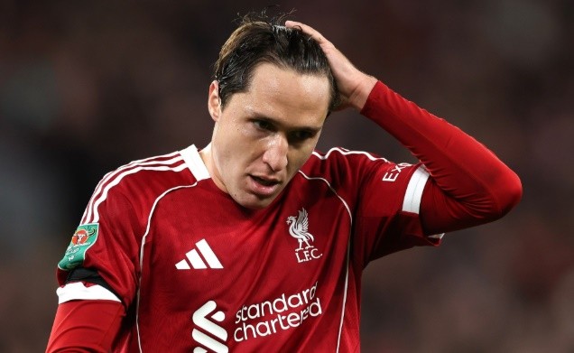 Chiesa dù thi đấu nỗ lực nhưng không thể cạnh tranh suất đá chính tại Liverpool.