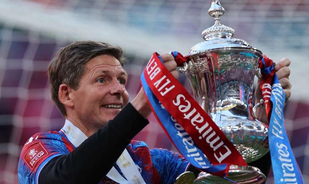  Oliver Glasner từng đánh bại Pep Guardiola ở chung kết FA Cup.