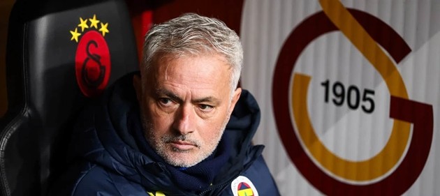 HLV Jose Mourinho nhận xét thẳng thắn về tâm lý các HLV trẻ hiện nay.