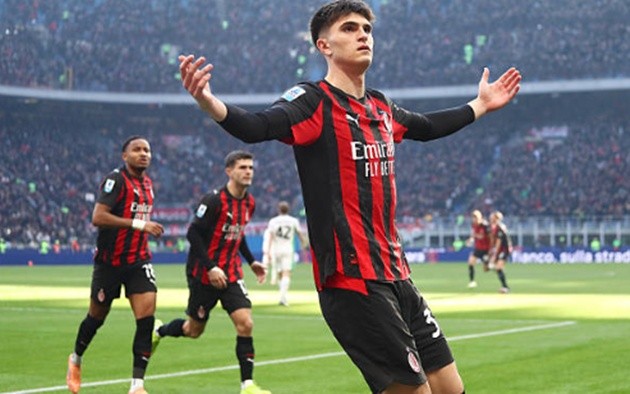 Bartesaghi lập cú đúp nhưng không thể giúp Milan giành 3 điểm