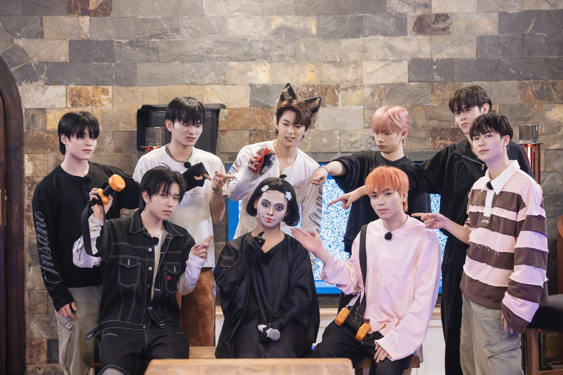 Các tân binh dần gắn kết như 1 gia đình sau hành trình dài đồng hành cùng nhau (1)