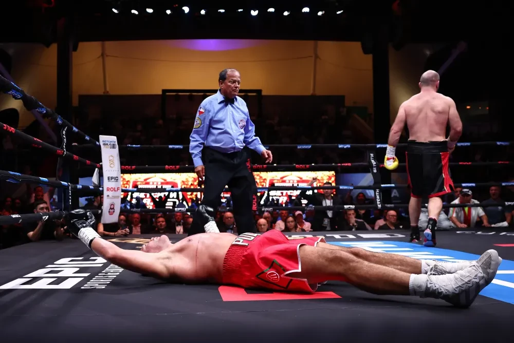 Murat Gassiev knock-out Kubrat Pulev trong trận tranh đai WBA hạng nặng