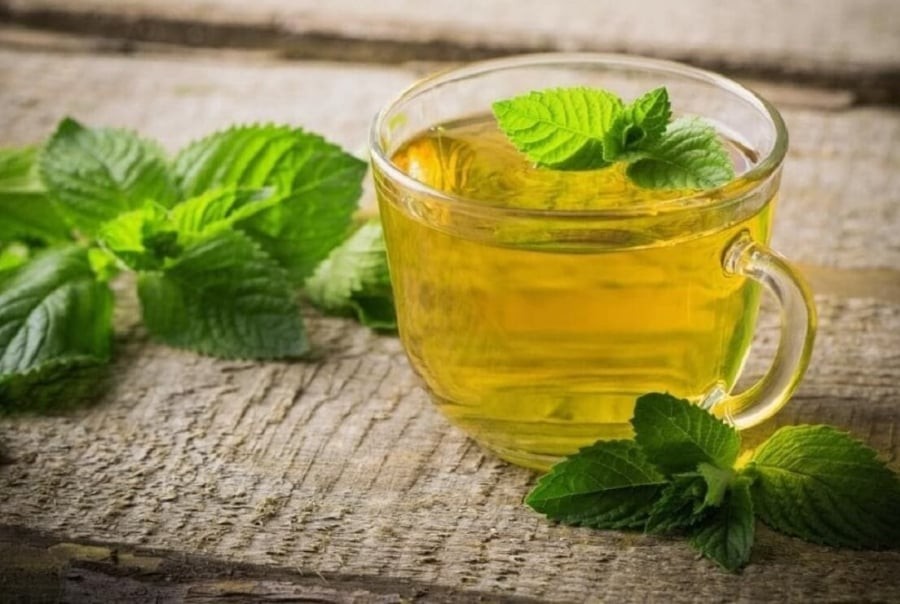 Tinh dầu bạc hà làm thư giãn các cơ dạ dày đang co thắt, cải thiện lưu thông và giảm viêm.