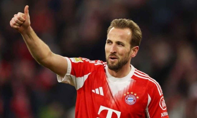 Kane ghi bàn cho Hùm xám.