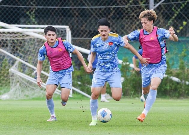 U22 Việt Nam nỗ lực tập luyện, chuẩn bị đối đầu U22 Philippines ở bán kết. Ảnh: VFF